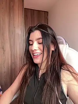 Snapshot of ARITOO_ chatting on 12.14.25 ARITOO online show from 12.14.25