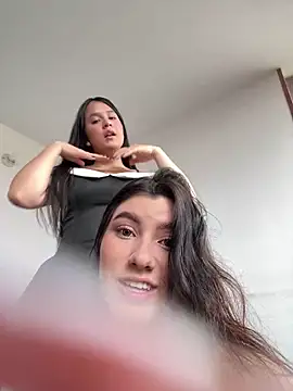 Snapshot of ARITOO_ chatting on 12.21.25 ARITOO online show from 12.21.25