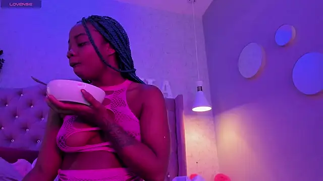 Snapshot of johannaMiller1 chatting on 12.25.24 johannaMiller1 online show from 12.25.24