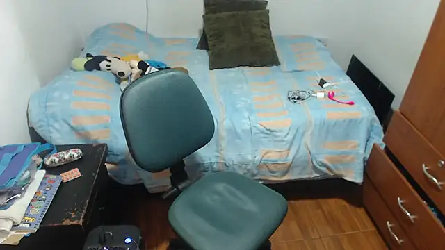 Snapshot of carolina_linarez69 chatting on 10.04.25 carolina linarez69 online show from 10.04.25