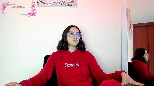 Snapshot of its__angelica_ chatting on 01.04.25 its angelica online show from 01.04.25