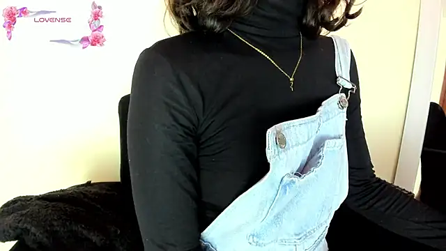 Snapshot of its__angelica_ chatting on 01.24.25 its angelica online show from 01.24.25