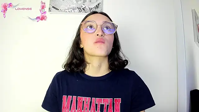 Snapshot of its__angelica_ chatting on 01.28.25 its angelica online show from 01.28.25