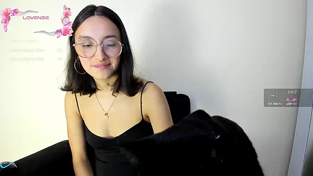 Snapshot of its__angelica_ chatting on 02.12.25 its angelica online show from 02.12.25