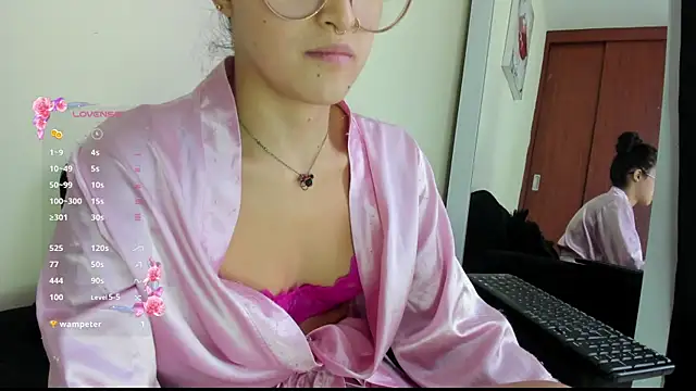 Snapshot of its__angelica_ chatting on 09.08.25 its angelica online show from 09.08.25