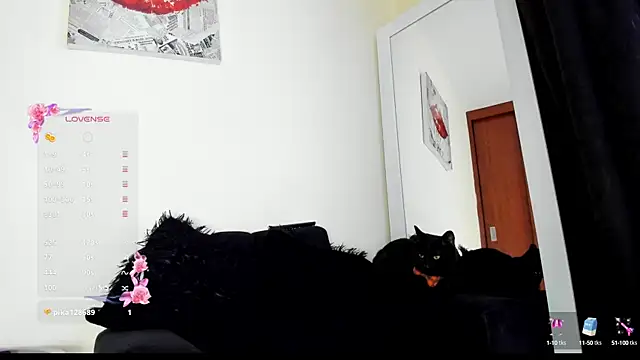 Snapshot of its__angelica_ chatting on 10.19.25 its angelica online show from 10.19.25