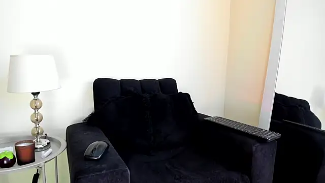 its  angelica  online show from 05.03.26