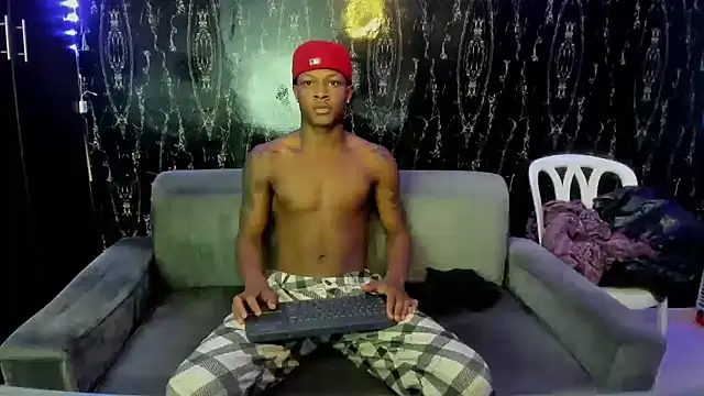 Snapshot of Alid_17 chatting on 10.23.25 Alid 17 online show from 10.23.25