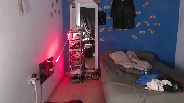 Snapshot of Alid_17 chatting on 11.22.25 Alid 17 online show from 11.22.25