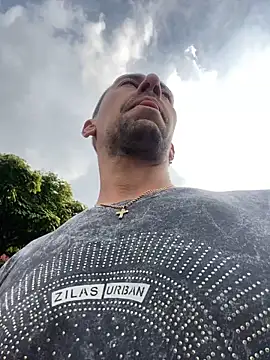 Snapshot of dantedesirexx chatting on 12.13.24 dantedesirexx online show from 12.13.24