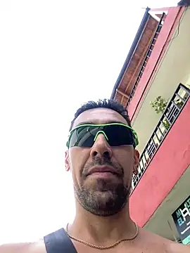 Snapshot of dantedesirexx chatting on 01.21.25 dantedesirexx online show from 01.21.25