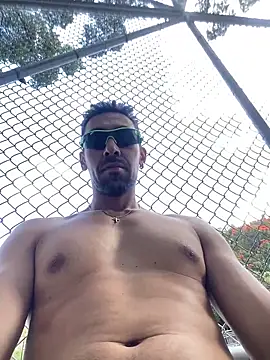 Snapshot of dantedesirexx chatting on 01.29.25 dantedesirexx online show from 01.29.25