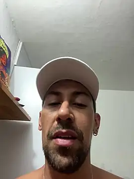 Snapshot of dantedesirexx chatting on 02.25.25 dantedesirexx online show from 02.25.25