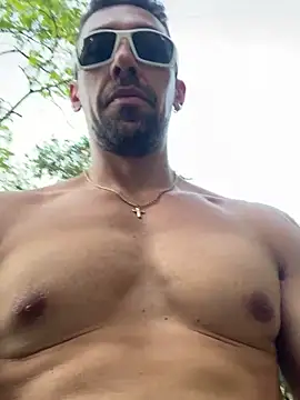 Snapshot of dantedesirexx chatting on 03.22.25 dantedesirexx online show from 03.22.25