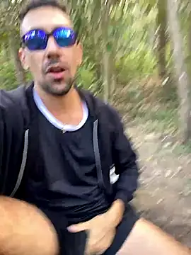 Snapshot of dantedesirexx chatting on 09.10.25 dantedesirexx online show from 09.10.25