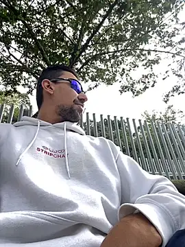 Snapshot of dantedesirexx chatting on 10.08.25 dantedesirexx online show from 10.08.25