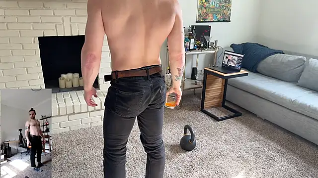 Snapshot of DaddydayDrinkzz chatting on 12.04.24 DaddydayDrinkzz online show from 12.04.24