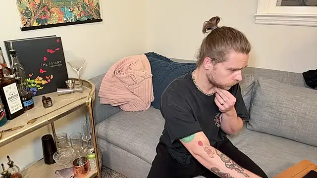 Snapshot of DaddydayDrinkzz chatting on 12.05.24 DaddydayDrinkzz online show from 12.05.24