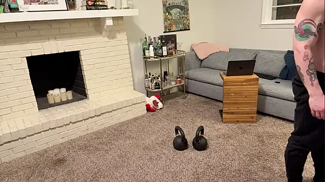 Snapshot of DaddydayDrinkzz chatting on 01.03.25 DaddydayDrinkzz online show from 01.03.25