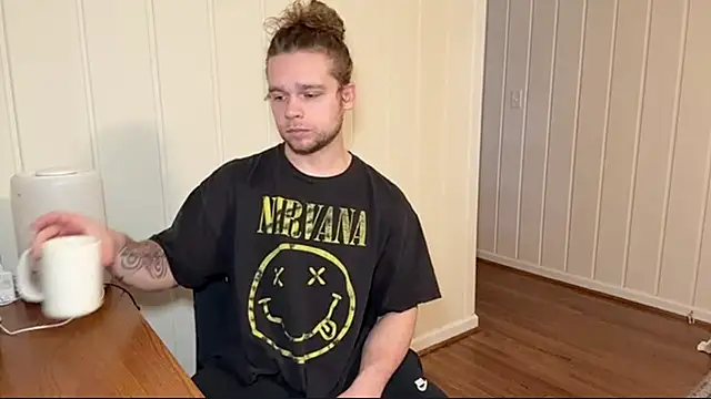 Snapshot of DaddydayDrinkzz chatting on 01.13.26 DaddydayDrinkzz online show from 01.13.26