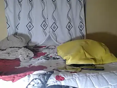 Snapshot of SexyRed18 chatting on 12.13.24 SexyRed18 online show from 12.13.24