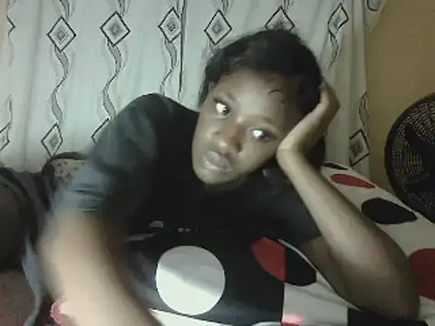 Snapshot of SexyRed18 chatting on 12.14.24 SexyRed18 online show from 12.14.24