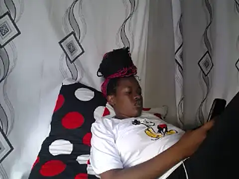 Snapshot of SexyRed18 chatting on 01.09.25 SexyRed18 online show from 01.09.25