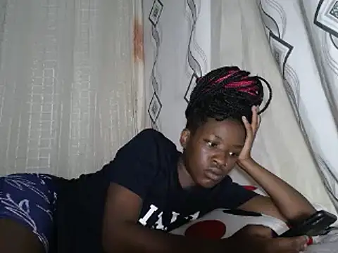 Snapshot of SexyRed18 chatting on 01.10.25 SexyRed18 online show from 01.10.25