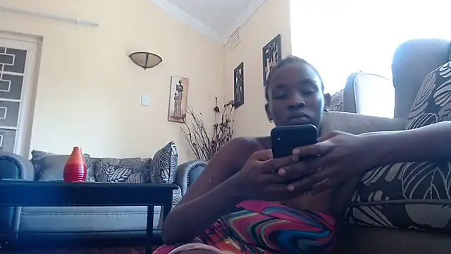 Snapshot of SexyRed18 chatting on 02.17.25 SexyRed18 online show from 02.17.25