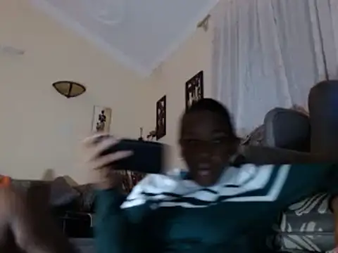 Snapshot of SexyRed18 chatting on 02.19.25 SexyRed18 online show from 02.19.25