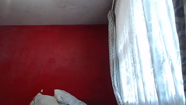 Snapshot of SexyRed18 chatting on 03.18.25 SexyRed18 online show from 03.18.25