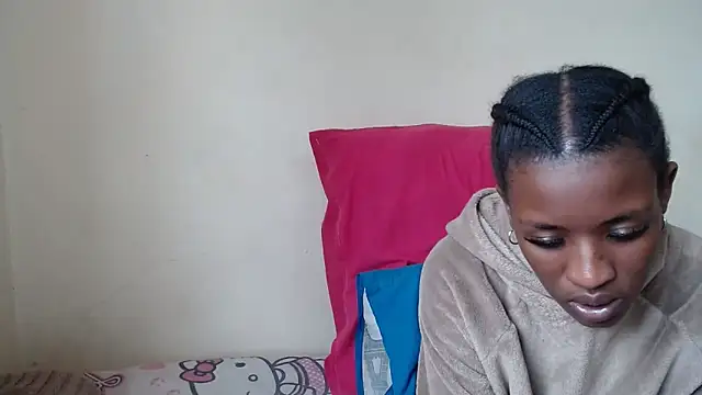 Snapshot of SexyRed18 chatting on 09.27.25 SexyRed18 online show from 09.27.25