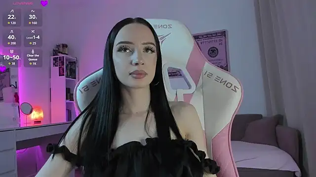 Snapshot of flora_off chatting on 05.18.26 flora off online show from 05.18.26