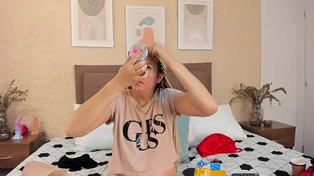 Snapshot of CarolinaGlamour chatting on 10.11.25 CarolinaGlamour online show from 10.11.25