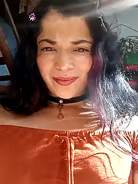 Elvishcassie  online show from 02.18.25