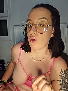 lindsay 33off online show from 02.15.26