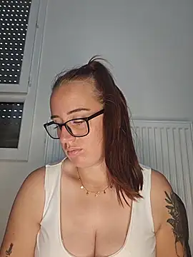 Snapshot of lindsay_33off chatting on 06.20.26 lindsay 33off online show from 06.20.26