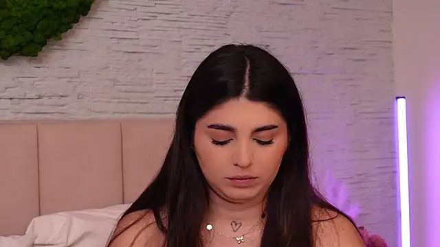 Snapshot of RachelSwaan chatting on 12.08.24 RachelSwaan online show from 12.08.24