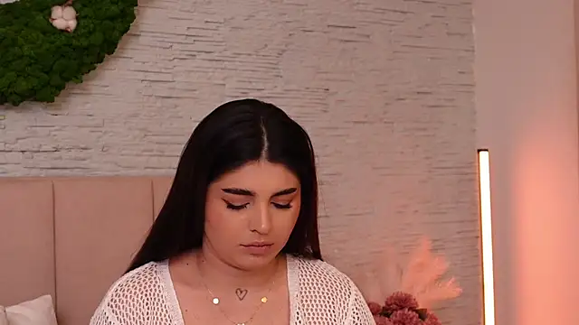 Snapshot of RachelSwaan chatting on 12.10.24 RachelSwaan online show from 12.10.24