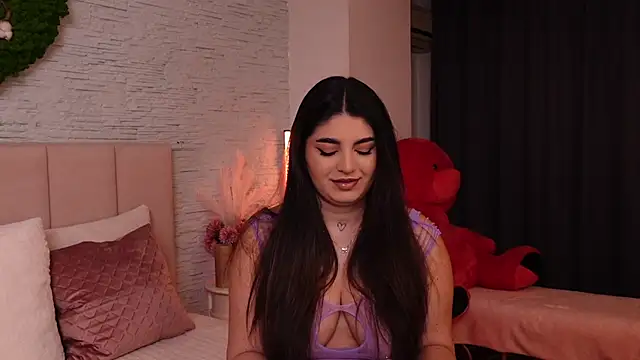 Snapshot of RachelSwaan chatting on 12.27.24 RachelSwaan online show from 12.27.24