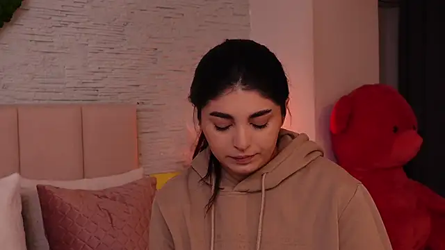 Snapshot of RachelSwaan chatting on 01.18.25 RachelSwaan online show from 01.18.25