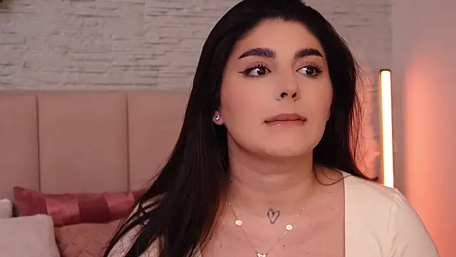 Snapshot of RachelSwaan chatting on 02.03.25 RachelSwaan online show from 02.03.25