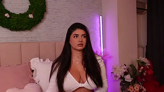 Snapshot of RachelSwaan chatting on 09.23.25 RachelSwaan online show from 09.23.25