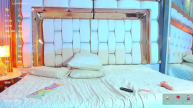 Snapshot of Littlebuffgirl chatting on 02.18.25 Littlebuffgirl online show from 02.18.25