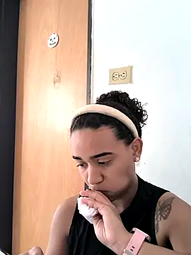 evafoxs online show from 10.29.25