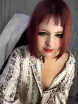 Snapshot of Sweetcatxx chatting on 02.05.25 Sweetcatxx online show from 02.05.25