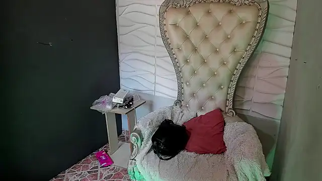 Layla 707 online show from 03.19.26