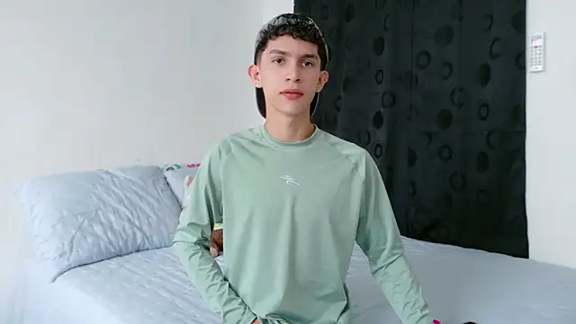 Noah tyler  online show from 11.20.25