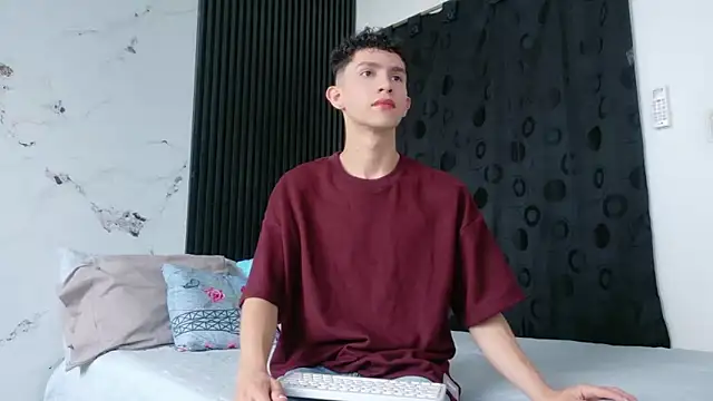 Noah tyler  online show from 03.09.26