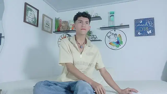 Noah tyler  online show from 07.06.26